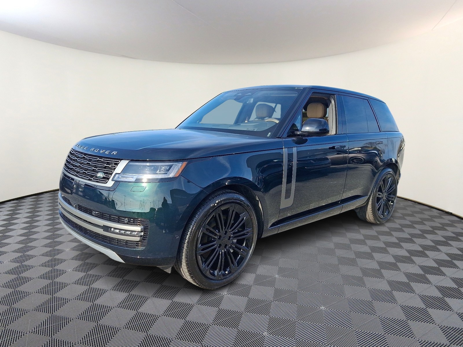 2026 Land Rover Range Rover SE's photo