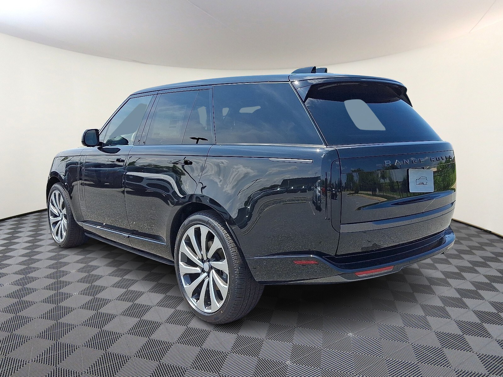2025 Land Rover Range Rover SE photo 2