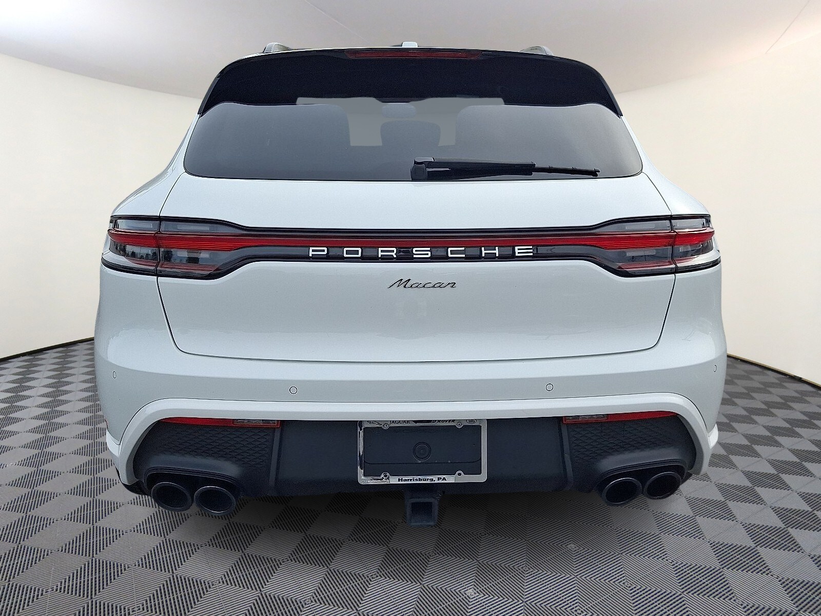 2023 Porsche Macan T photo 3