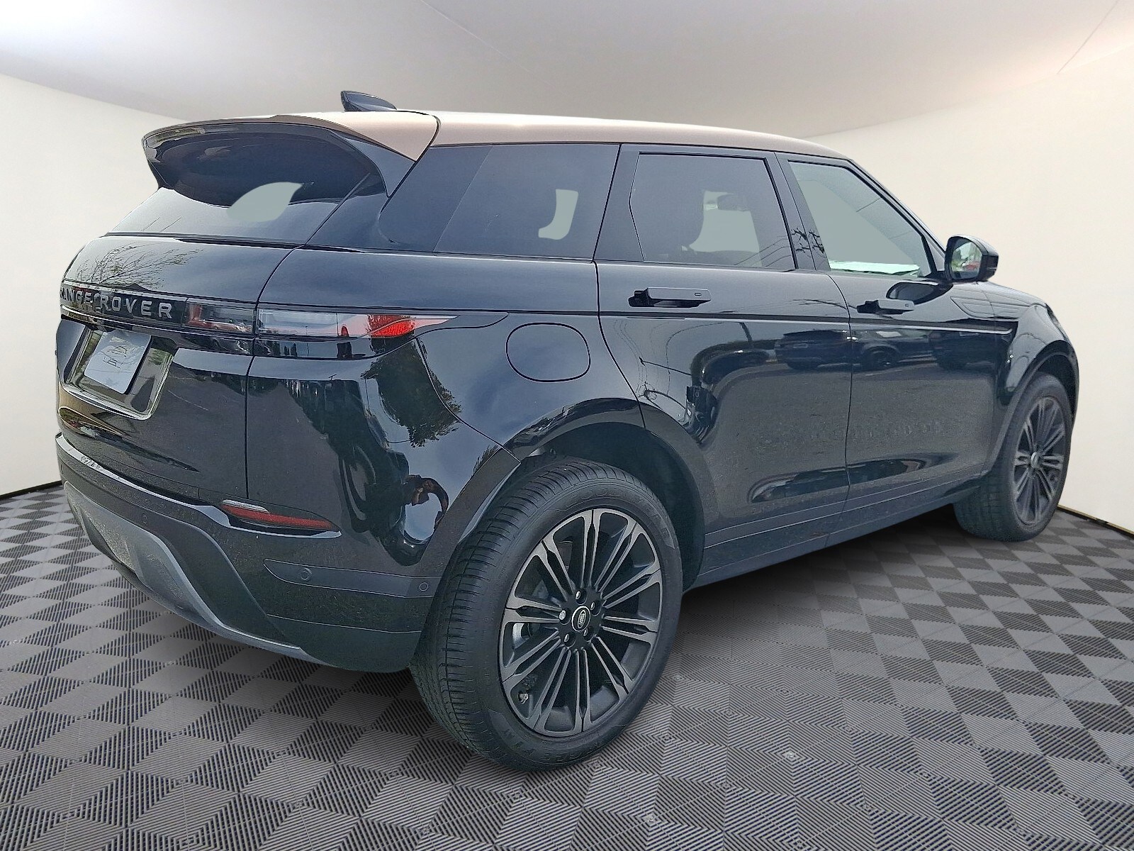 2026 Land Rover Range Rover Evoque S photo 4