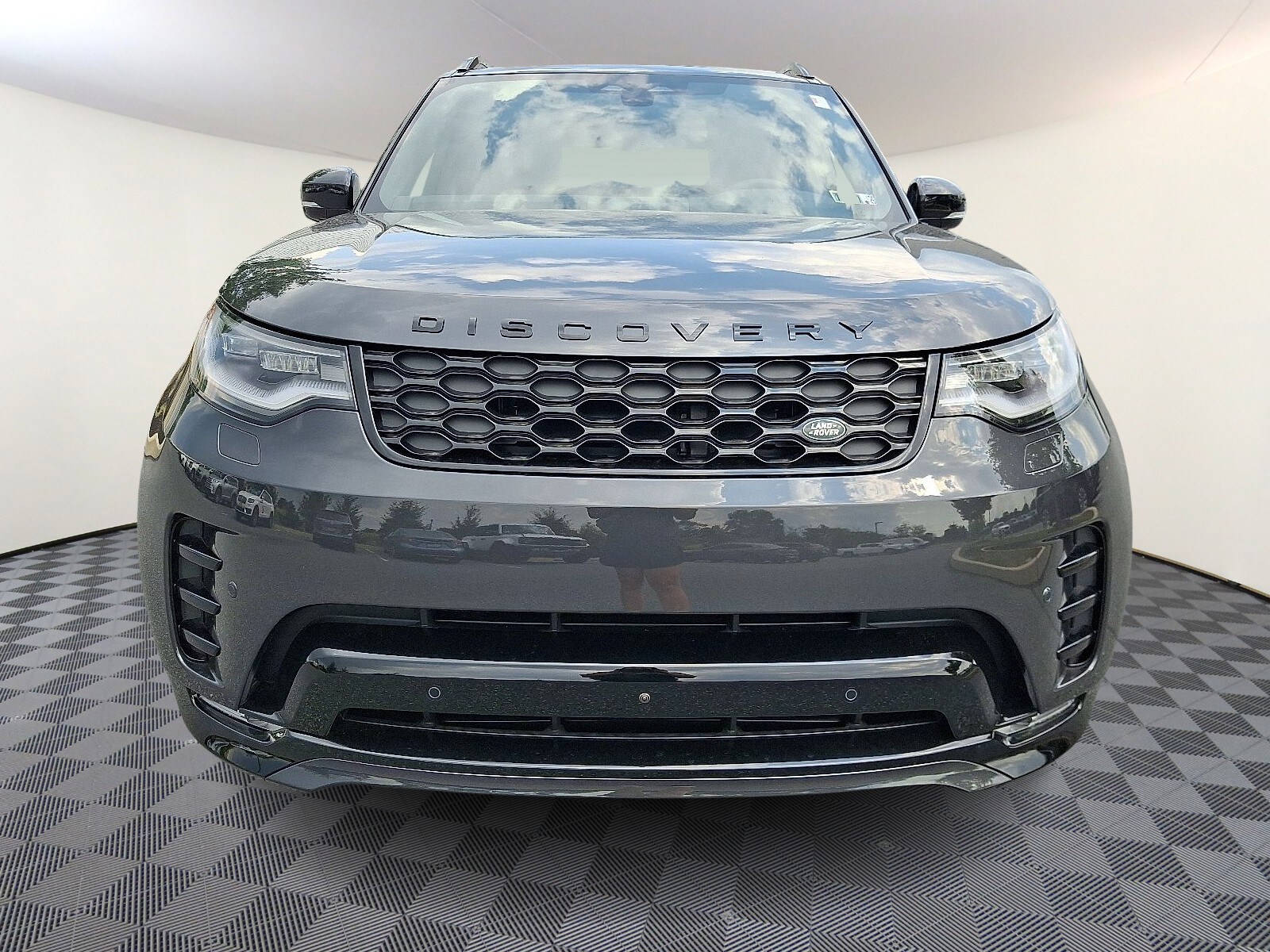 2025 Land Rover Discovery SE photo 2