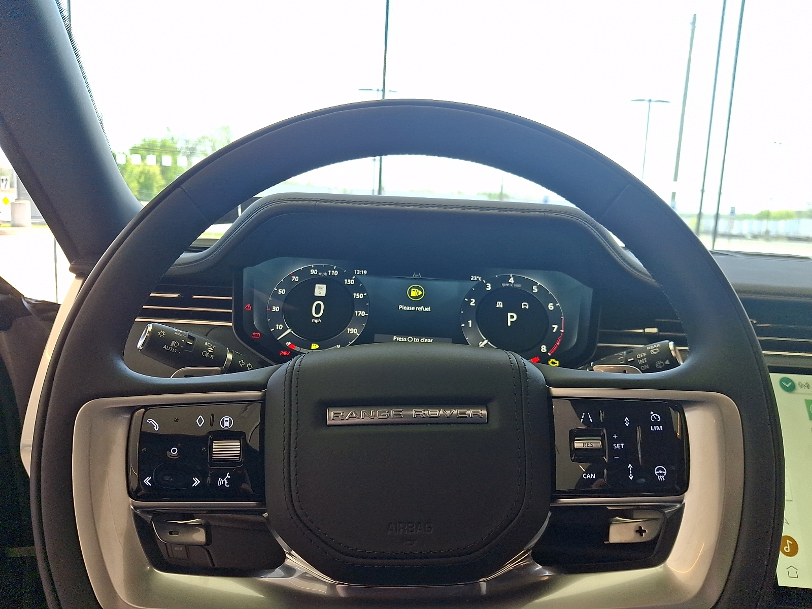 2026 Land Rover Range Rover SV - Photo 17