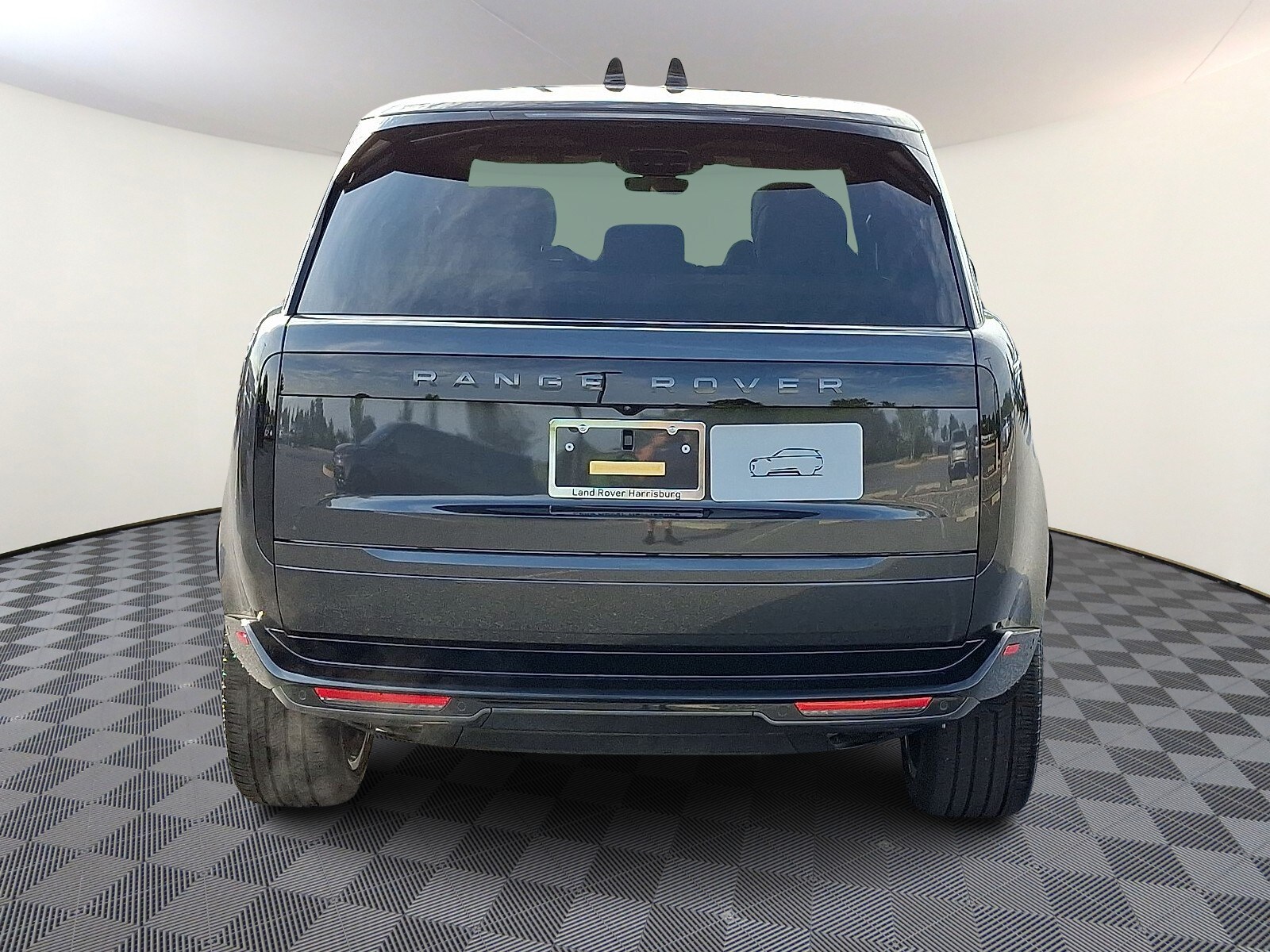 2025 Land Rover Range Rover SE photo 3