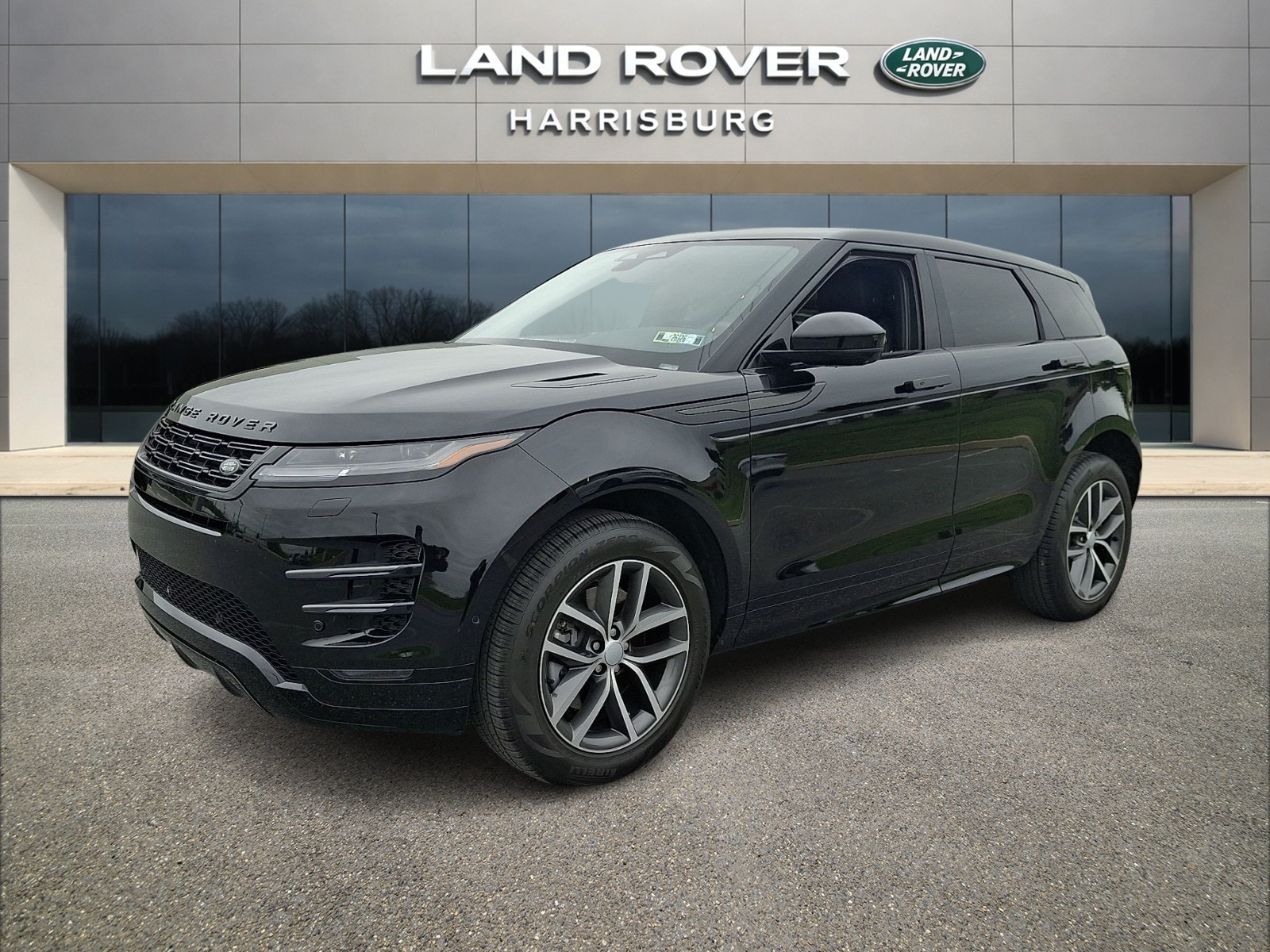 2026 Land Rover Range Rover Evoque Dynamic SE's photo