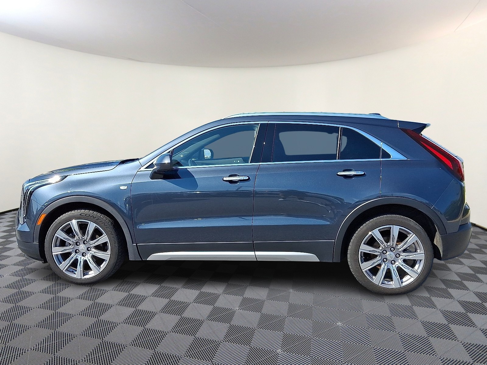Used 2019 Cadillac XT4 Premium Luxury with VIN 1GYFZDR40KF203378 for sale in Carlisle, PA