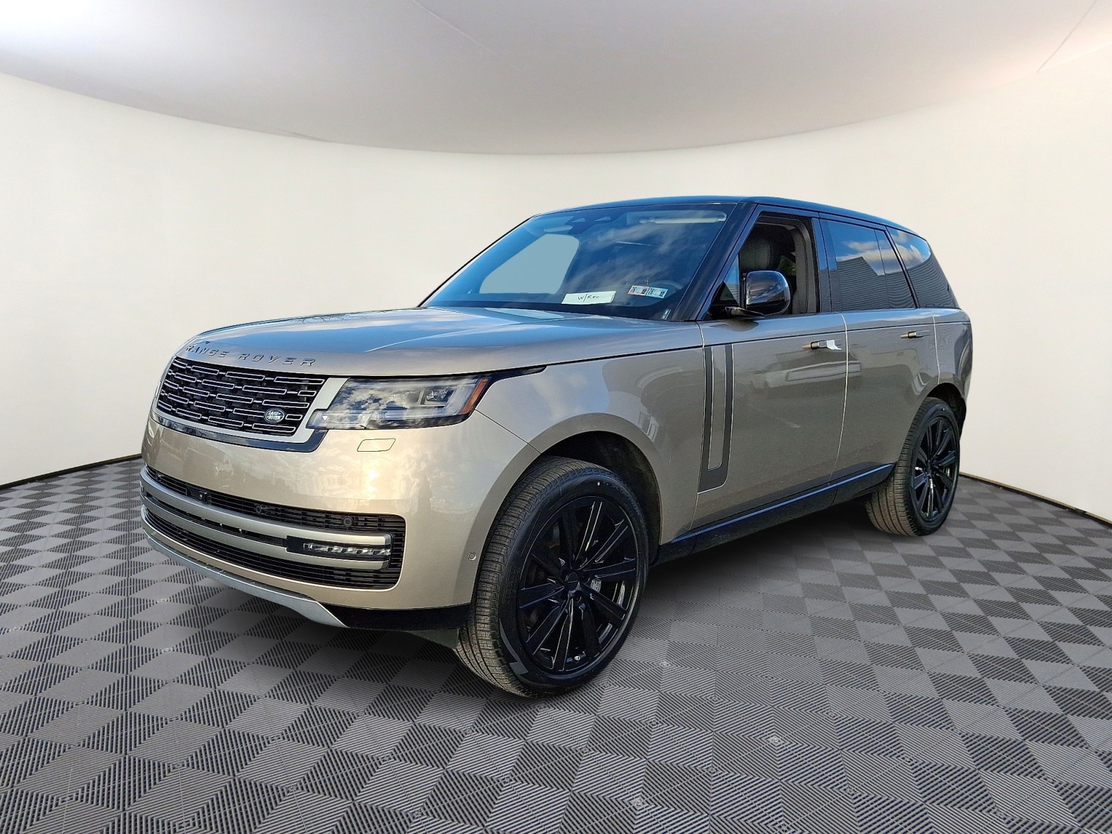 2026 Land Rover Range Rover SE's photo
