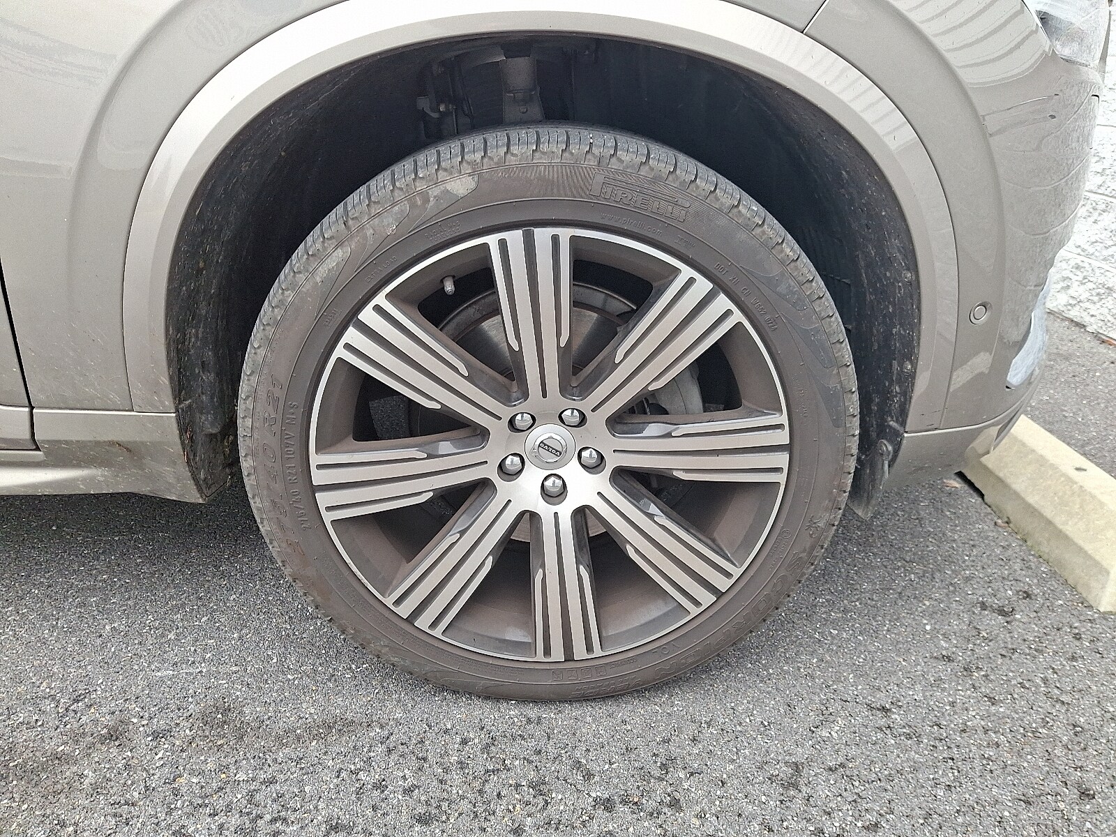 2021 Volvo XC90 T6 Inscription photo 3