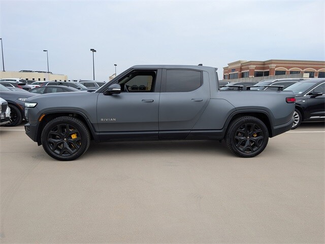 2022 Rivian R1T Adventure photo 2