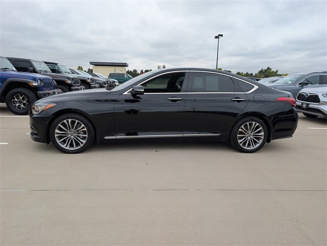 2015 Hyundai Genesis 3.8 photo 3