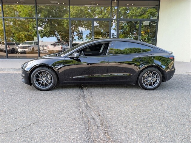 2022 Tesla Model 3 Long Range photo 3