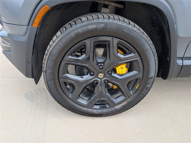 2022 Rivian R1T Adventure photo 3