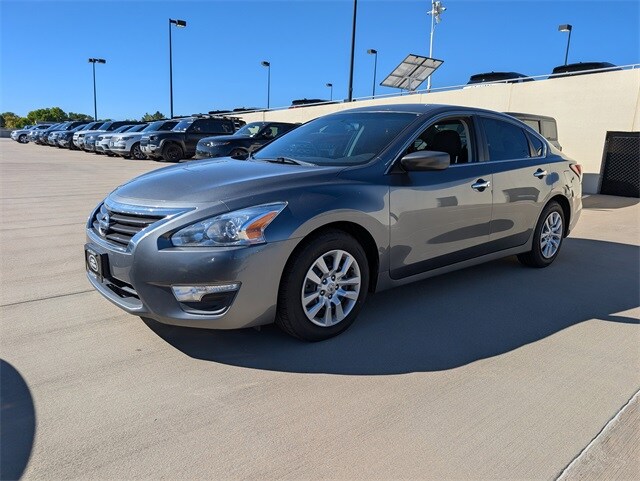 2015 Nissan Altima 2.5 S photo 2