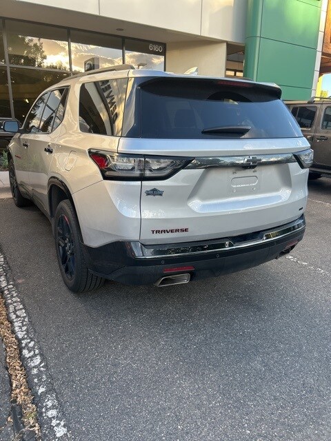 2021 Chevrolet Traverse Premier photo 2
