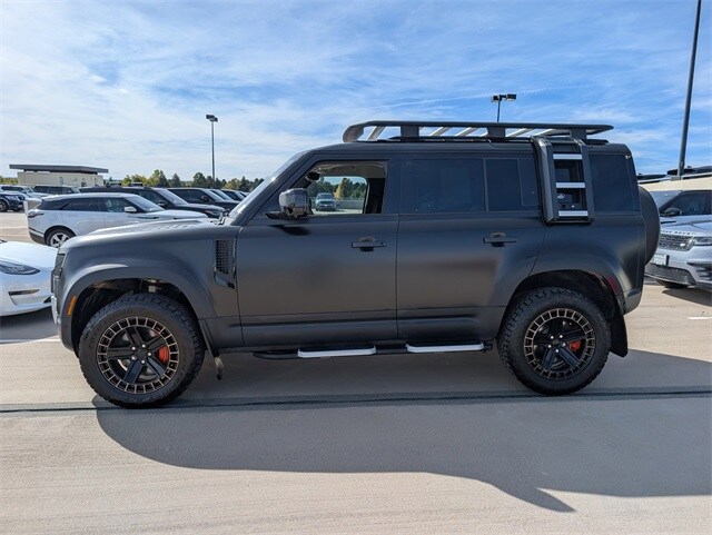 2020 Land Rover Defender 110 SE photo 3