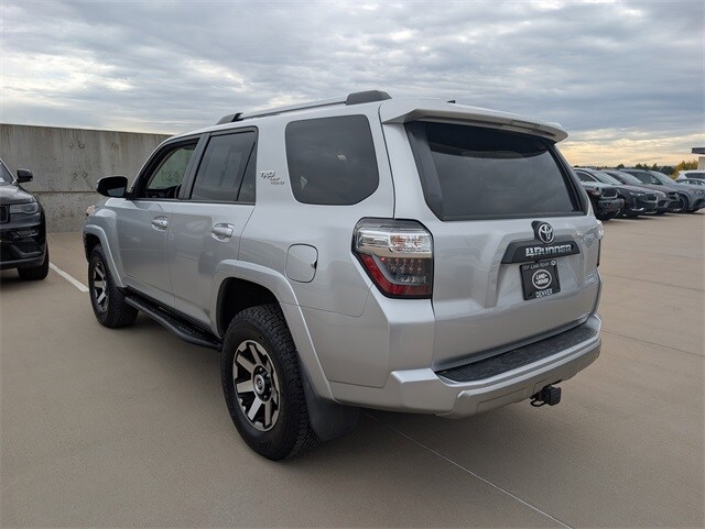 2017 Toyota 4Runner TRD Off-Road Premium photo 4