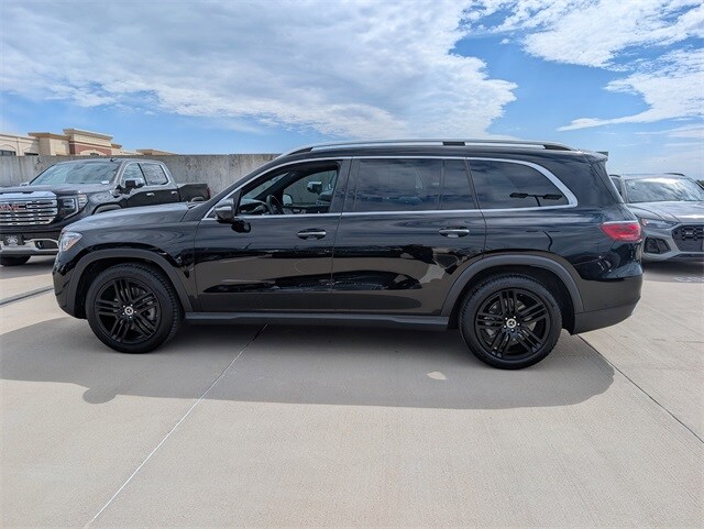 2024 Mercedes Benz GLS 450 4MATIC photo 2