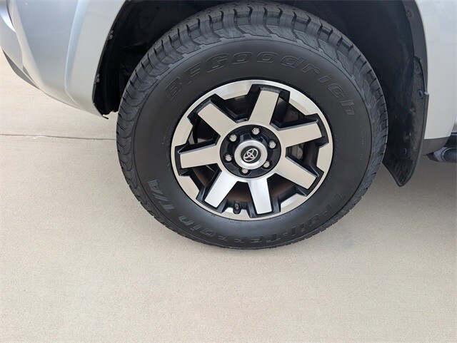 2017 Toyota 4Runner TRD Off-Road Premium photo 3