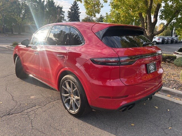 2023 Porsche Cayenne Turbo photo 3