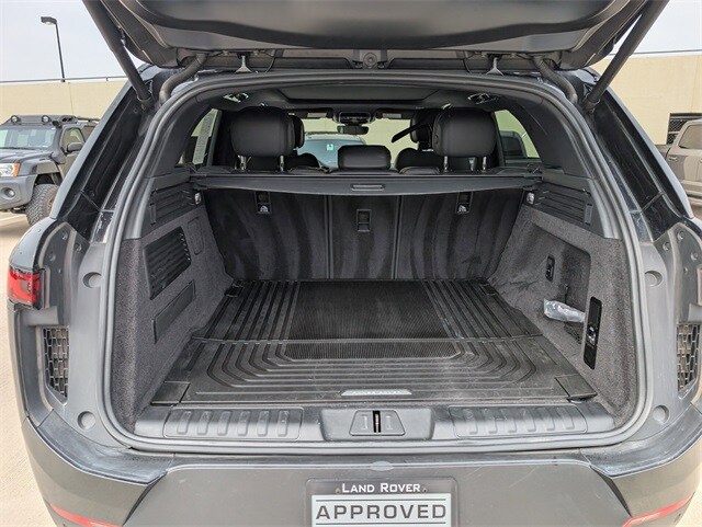 2024 Land Rover Range Rover Sport SE photo 4