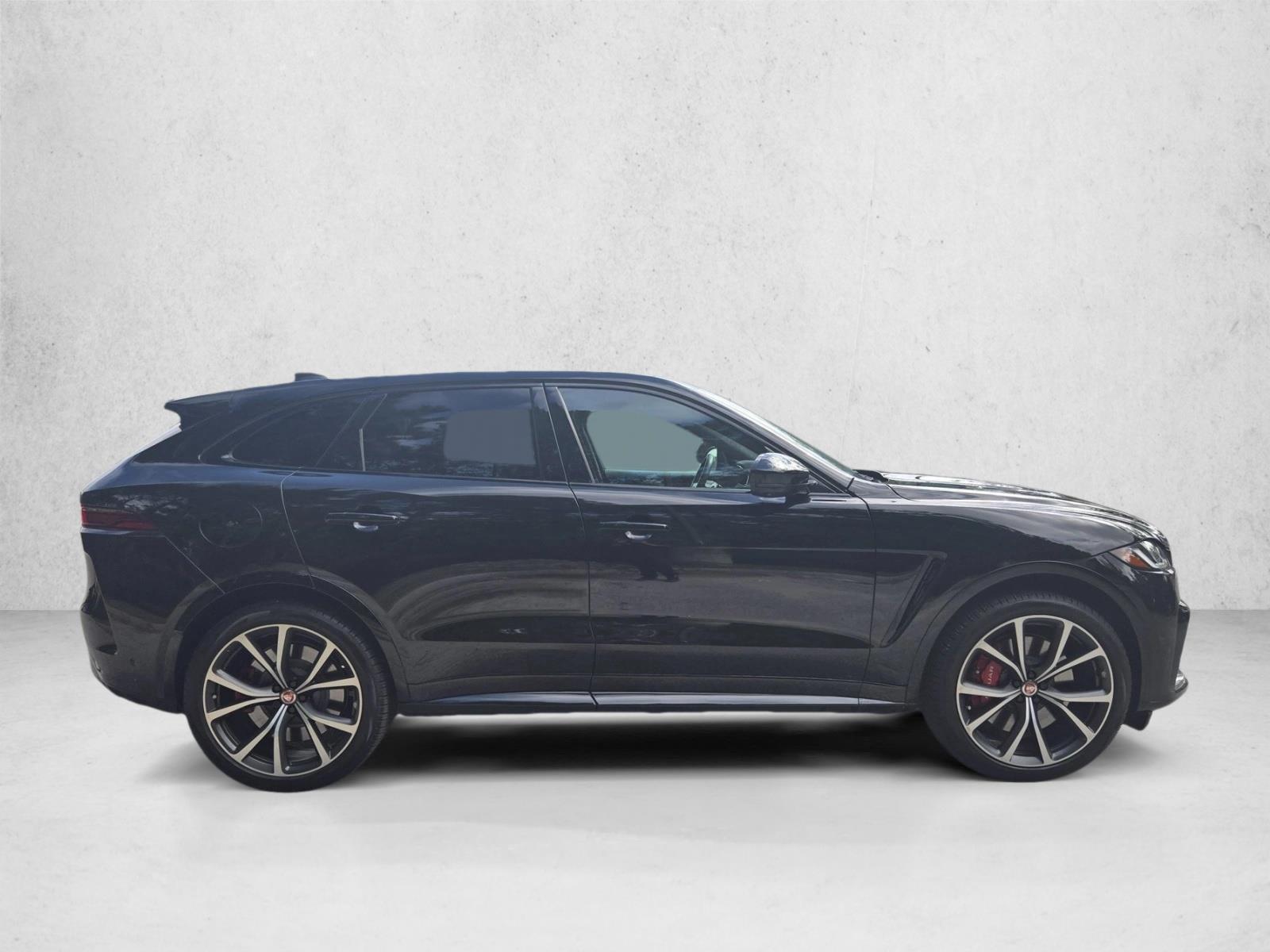 2023 Jaguar F-PACE SVR photo 4