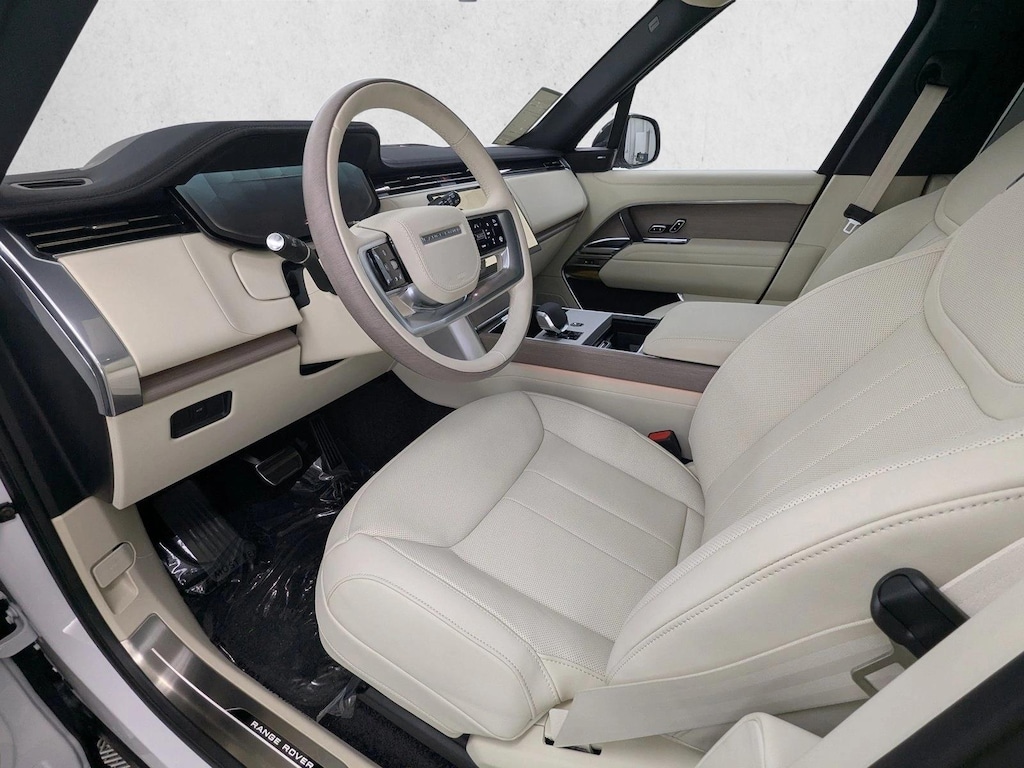 New 2025 Land Rover Range Rover SE Sport Utility