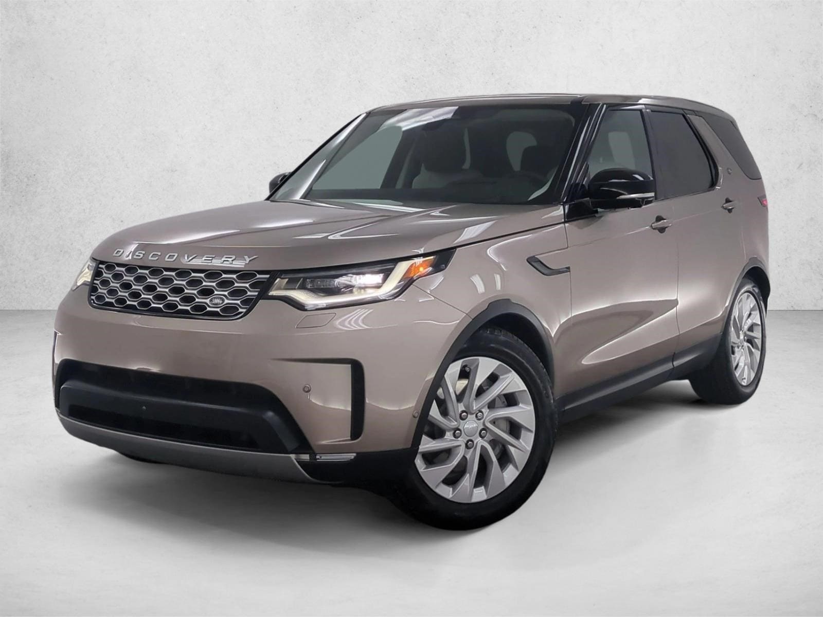 2025 Land Rover Discovery P300 S's photo