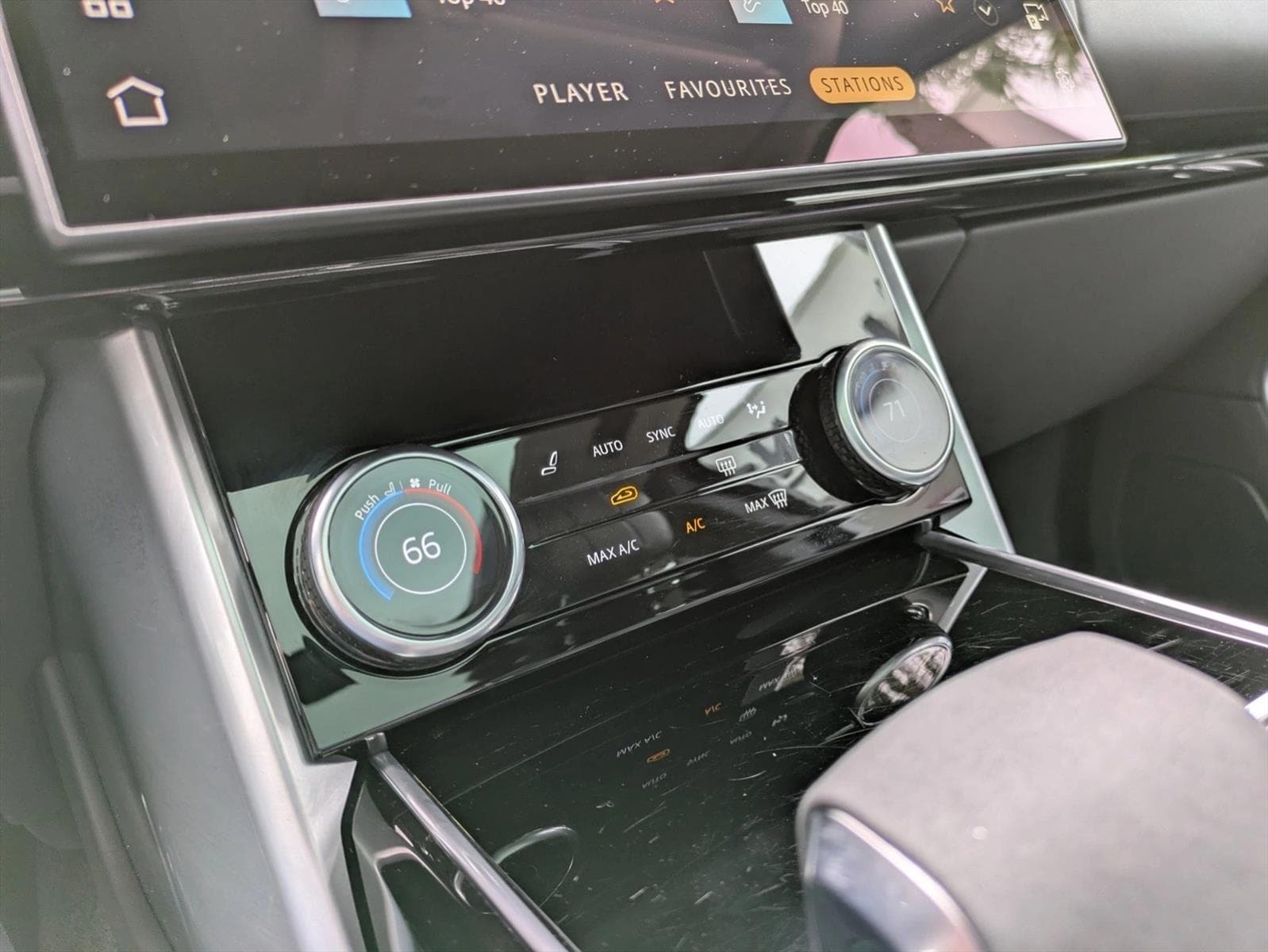 2023 Land Rover Range Rover SE - Photo 15