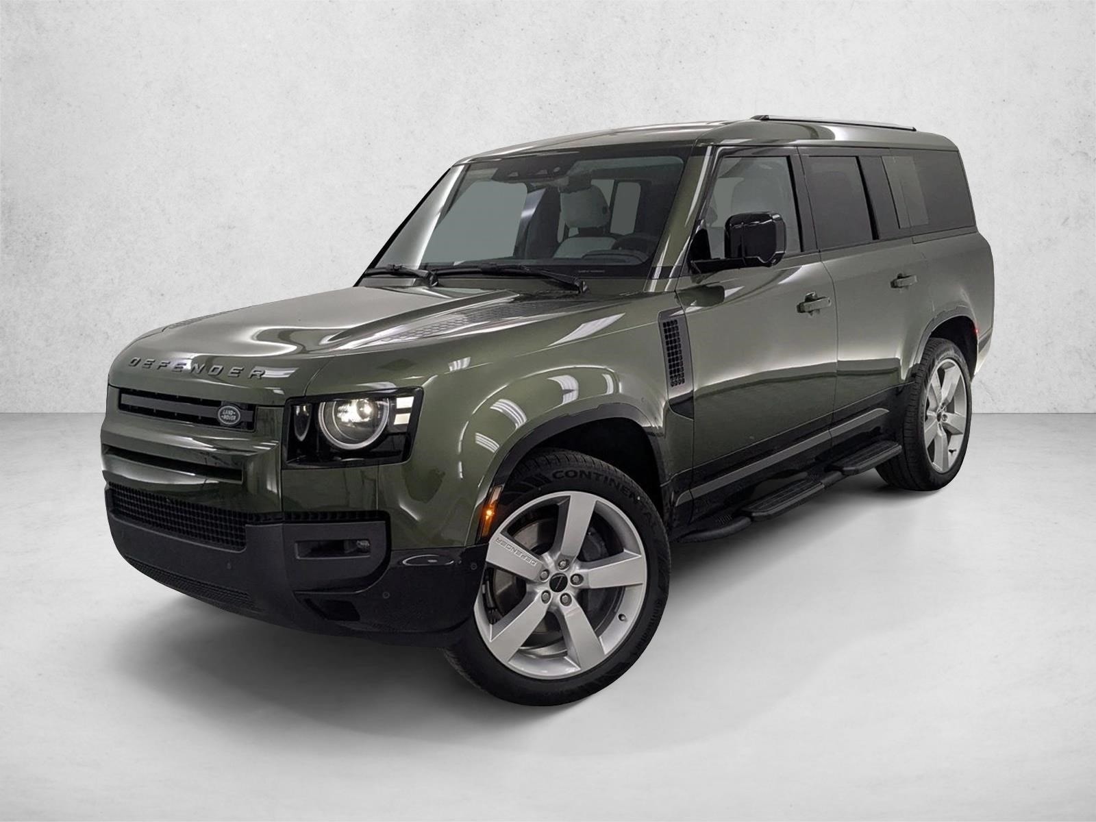 2026 Land Rover Defender X-Dynamic SE's photo