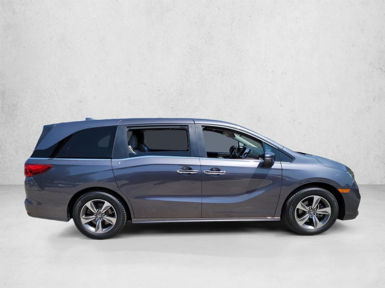 2018 Honda Odyssey Touring photo 4