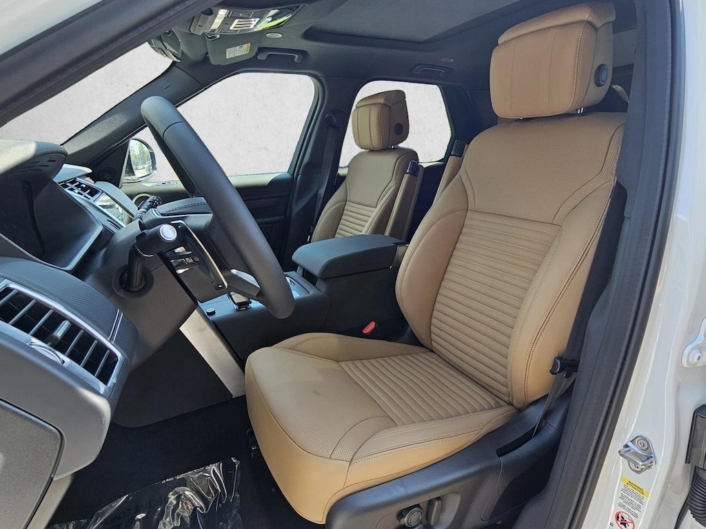 New 2025 Land Rover Discovery Dynamic SE SUV