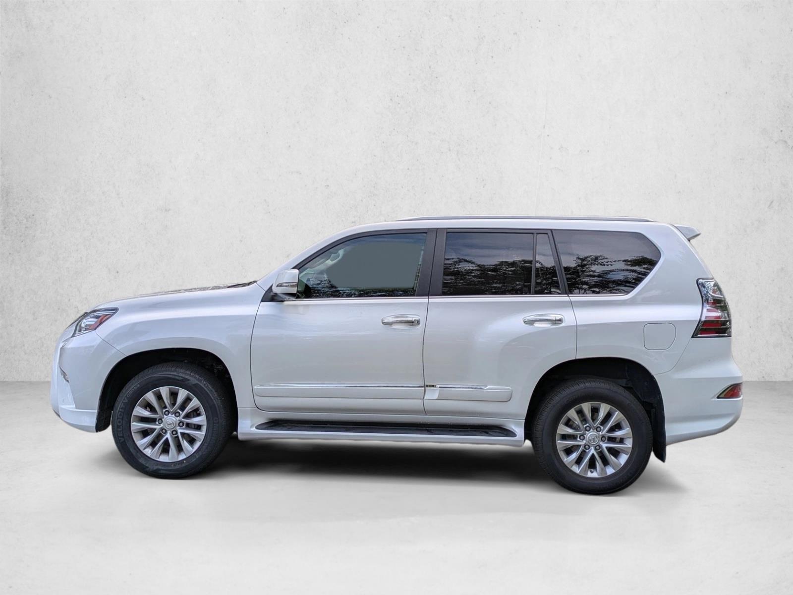 2019 Lexus GX 460 photo 3