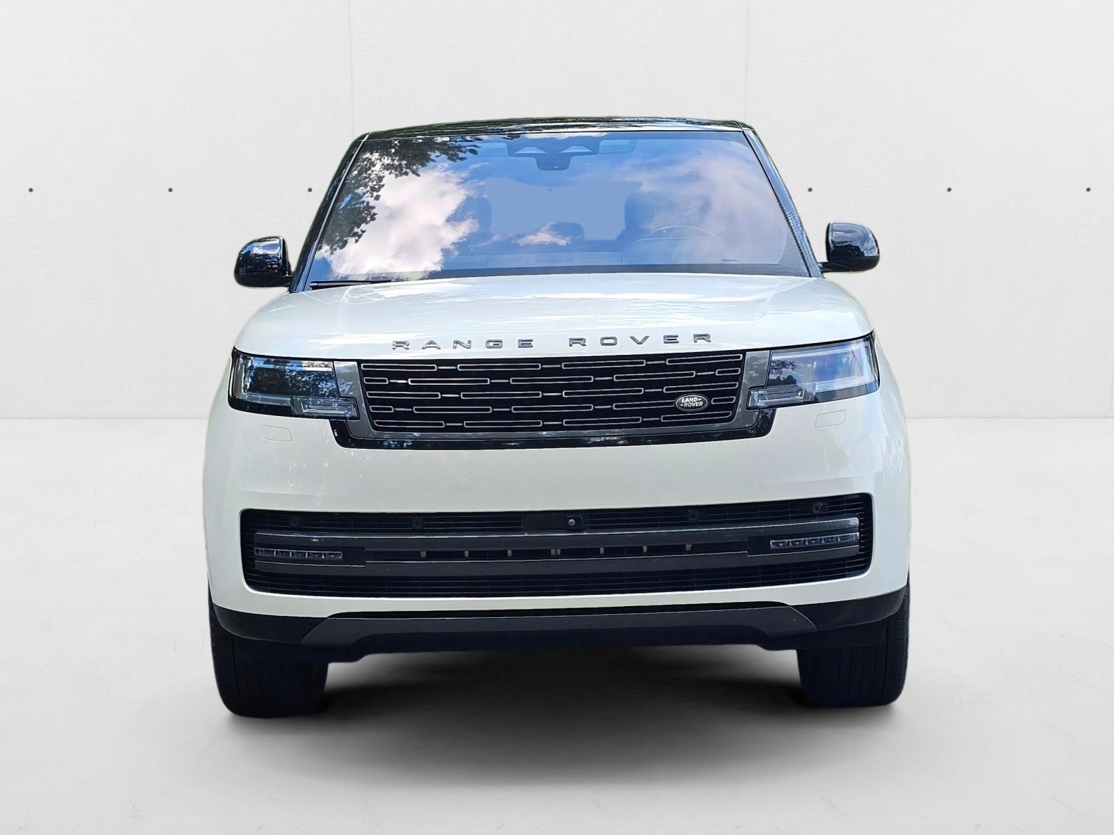 2023 Land Rover Range Rover SE photo 2