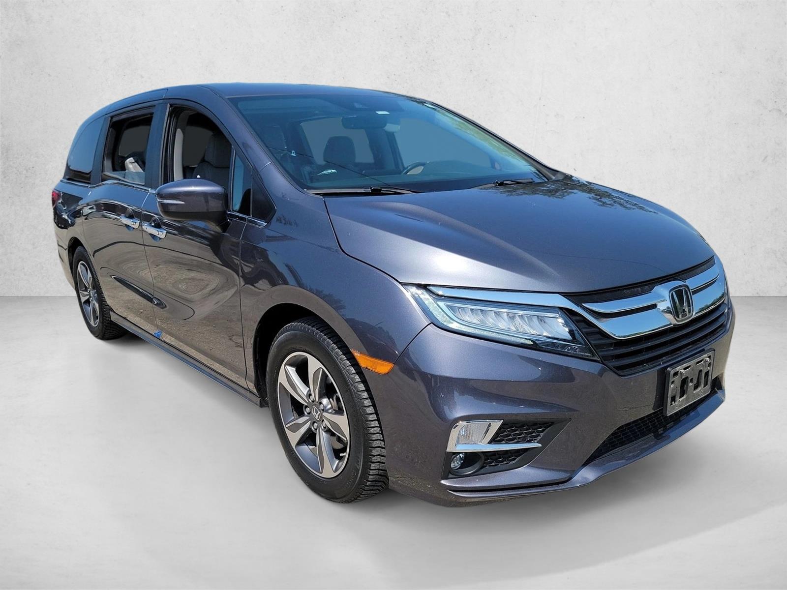 2018 Honda Odyssey Touring photo 3