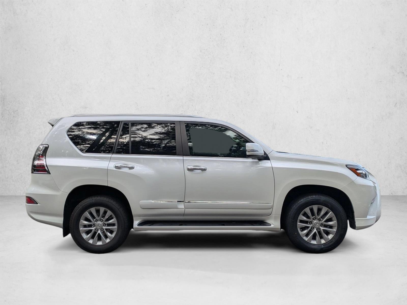 2019 Lexus GX 460 photo 4