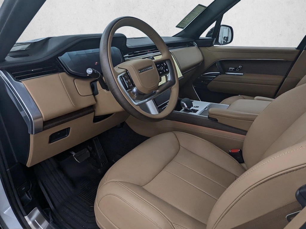 New 2025 Land Rover Range Rover SE SUV