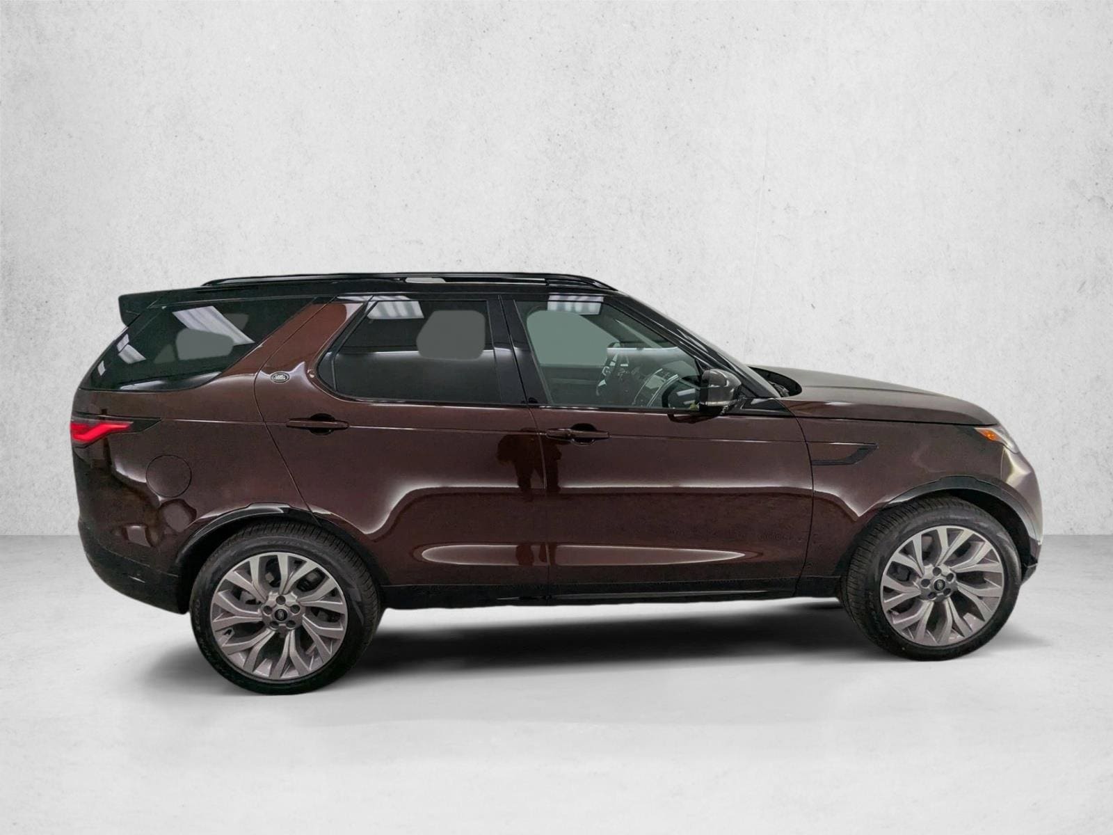 2026 Land Rover Discovery Gemini Edition - Photo 3