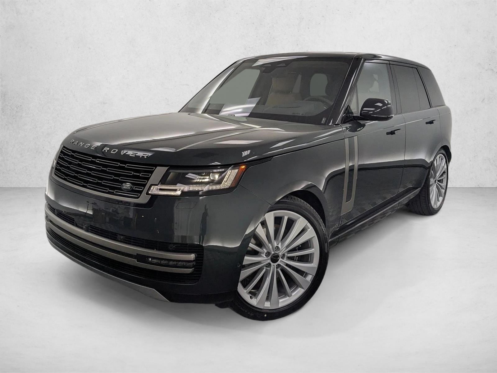 2026 Land Rover Range Rover SE's photo