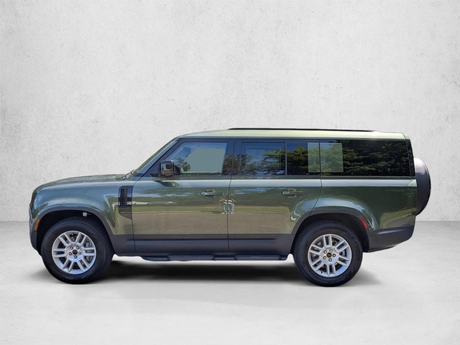 2026 Land Rover Defender S - Photo 8