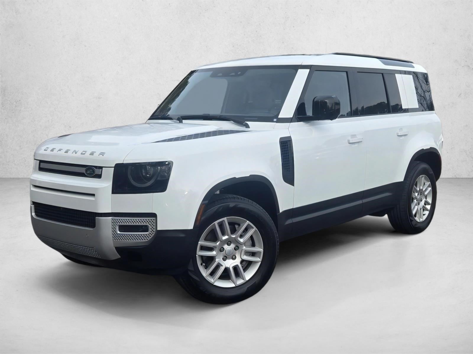 2025 Land Rover Defender S's photo
