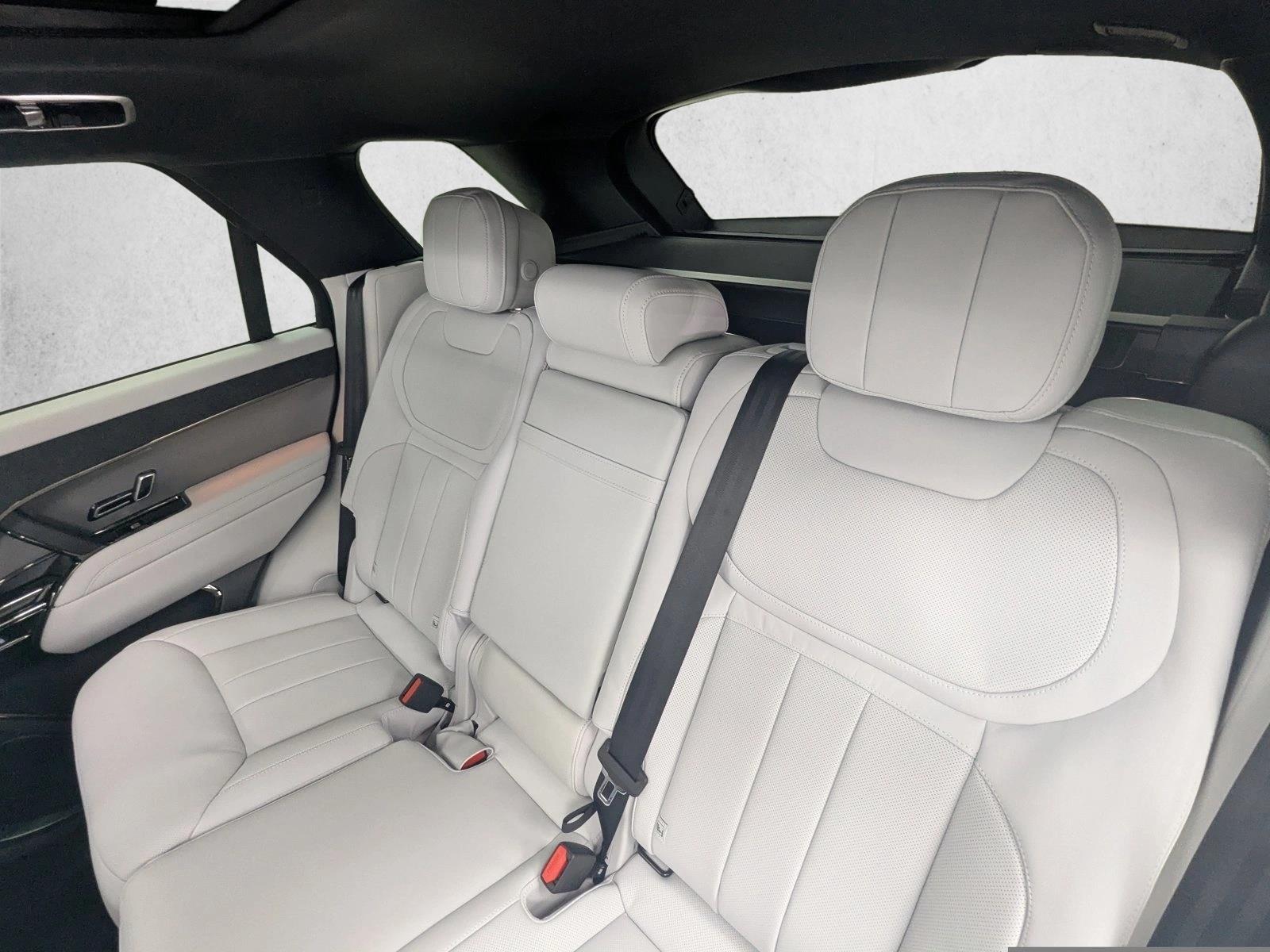 2026 Land Rover Range Rover Sport SE - Photo 14