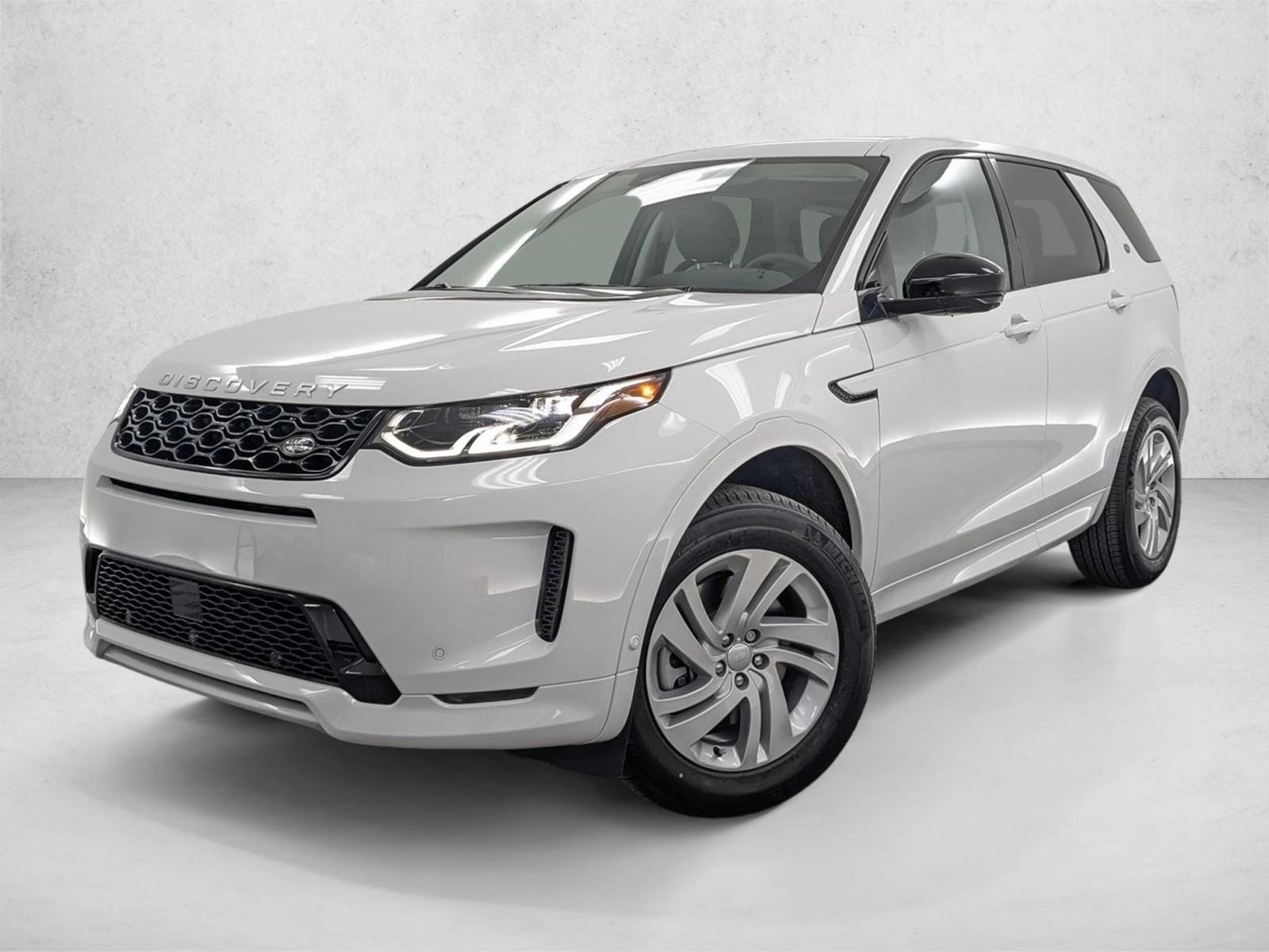 2025 Land Rover Discovery Sport S's photo