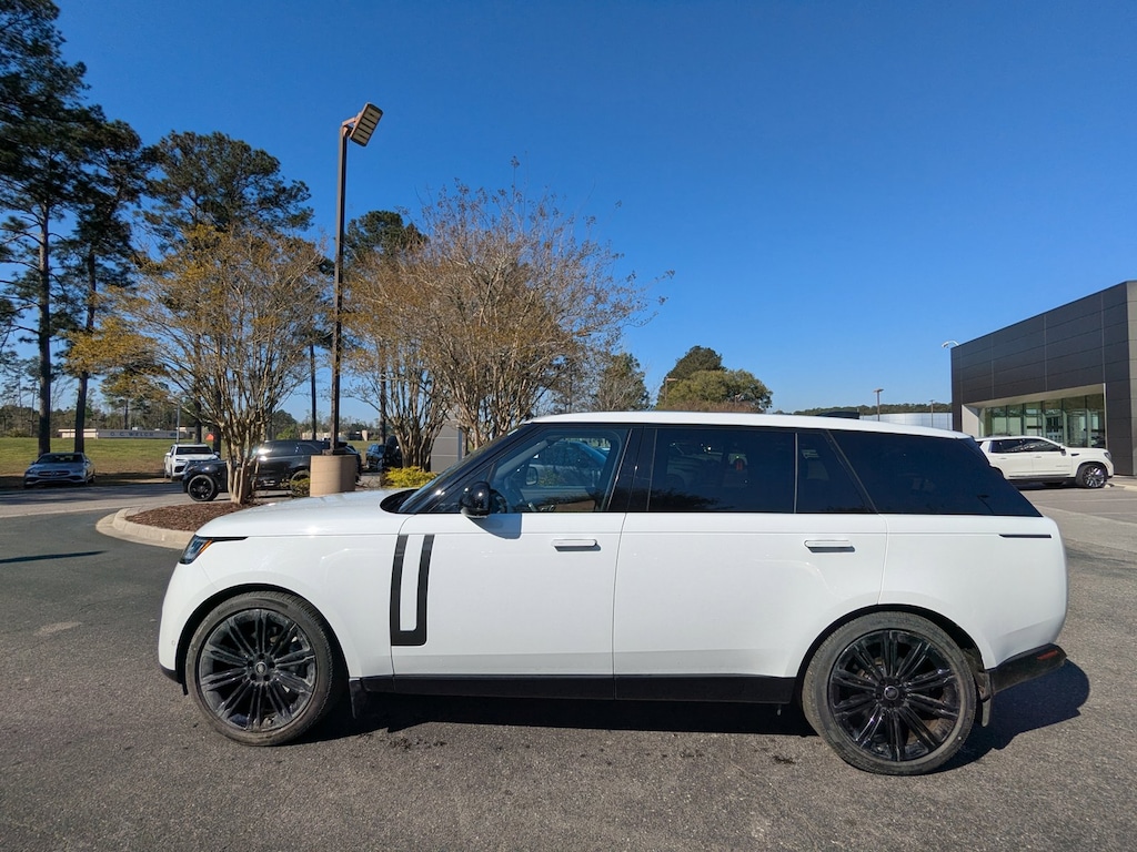 Used 2025 Land Rover Range Rover SE Sport Utility