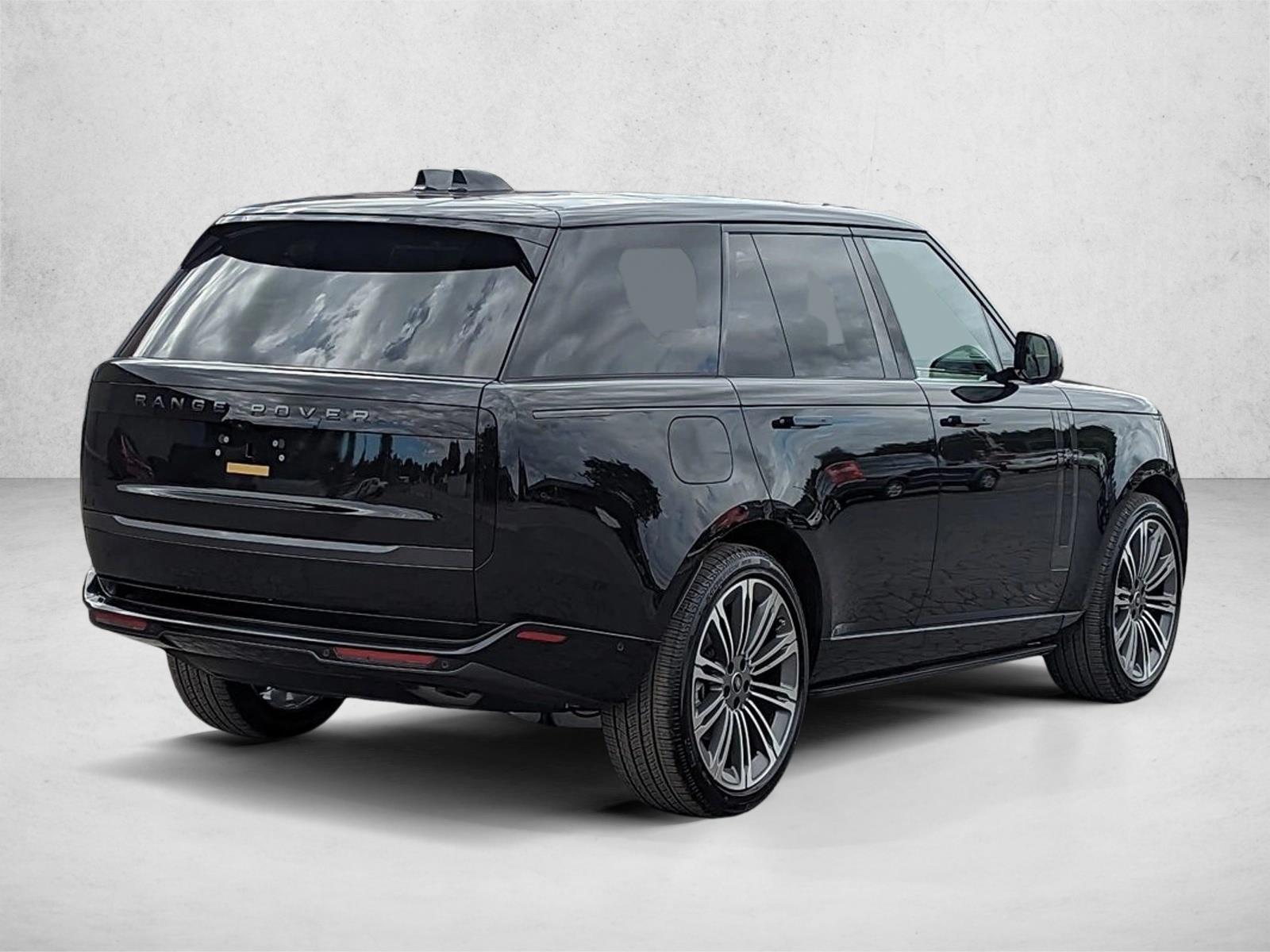 2025 Land Rover Range Rover SE photo 2