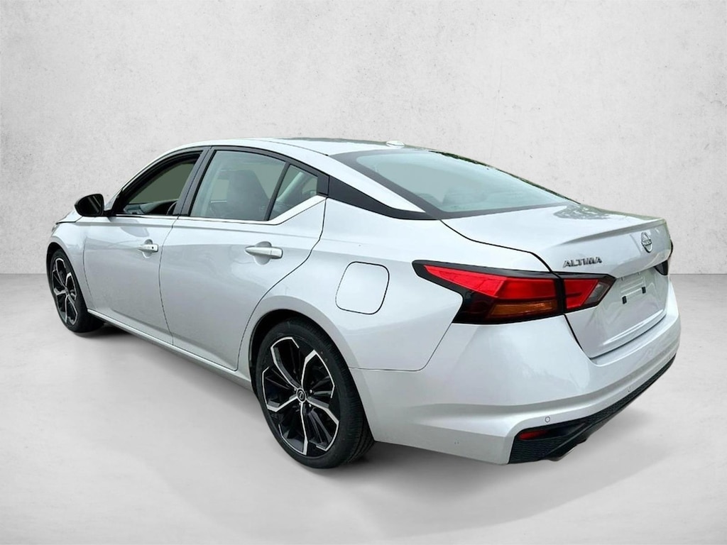 Used 2024 Nissan Altima 2.5 SR 4dr Car