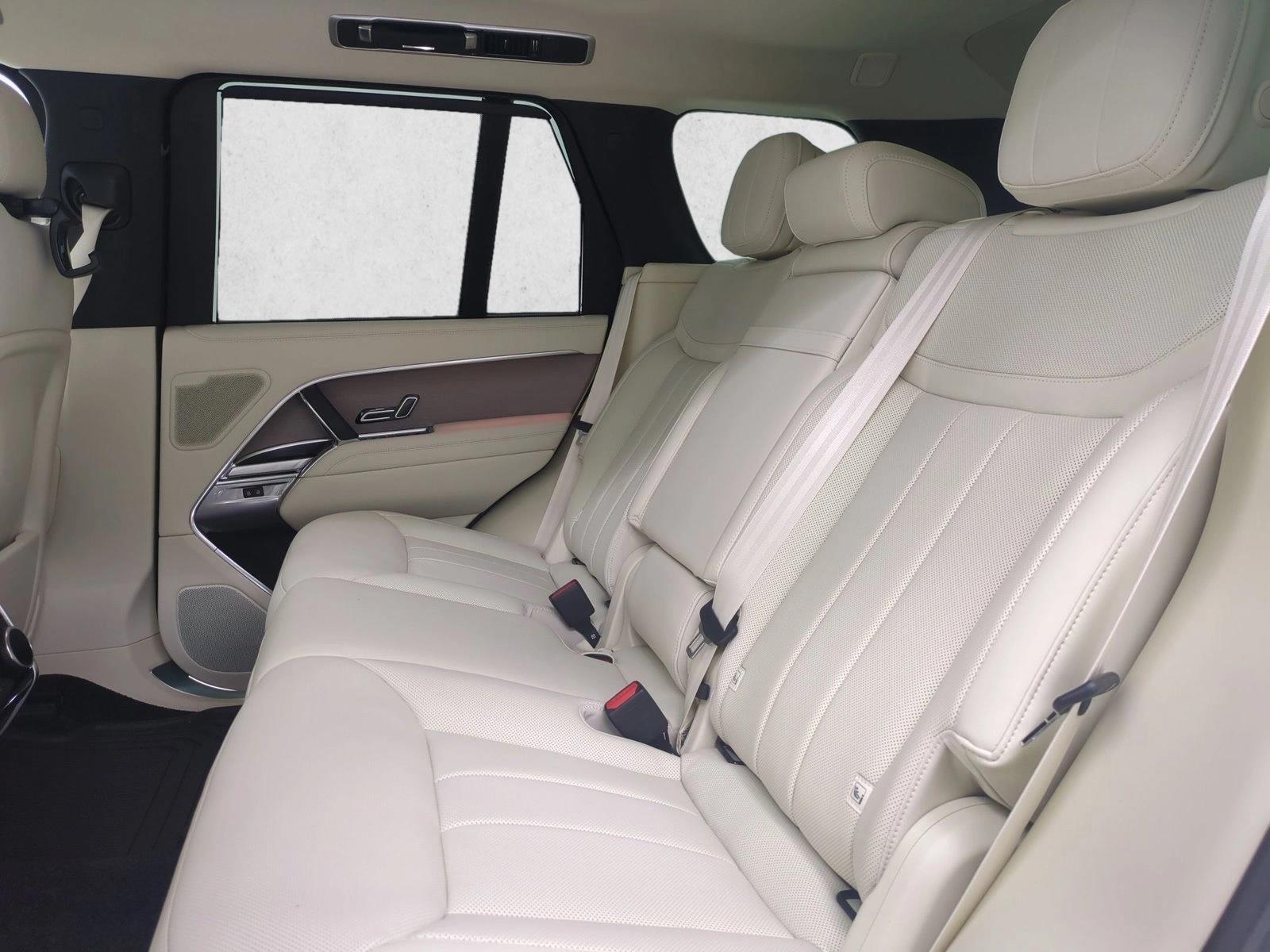 2026 Land Rover Range Rover SE - Photo 16
