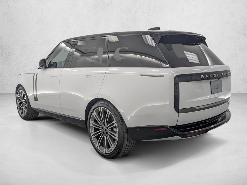 New 2025 Land Rover Range Rover SE SUV