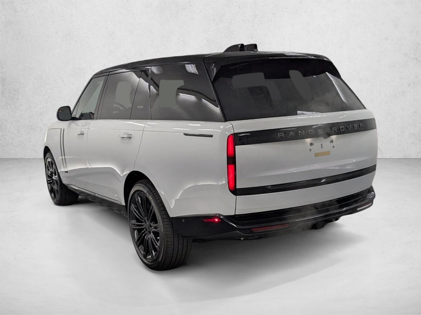2026 Land Rover Range Rover SE - Photo 3