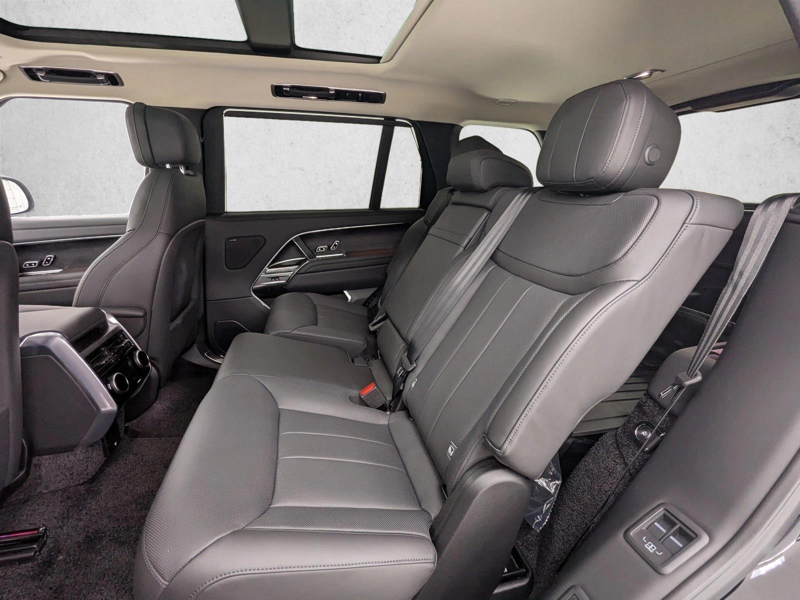 2025 Land Rover Range Rover SE - Photo 21