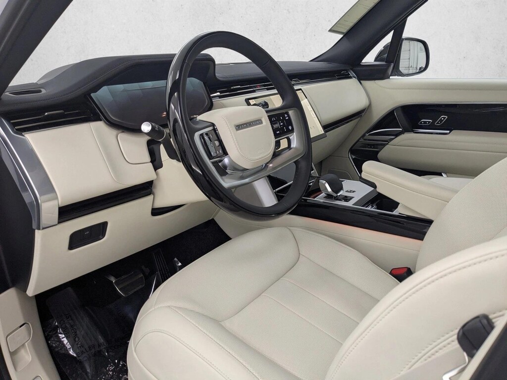 New 2025 Land Rover Range Rover SE 530PS SUV