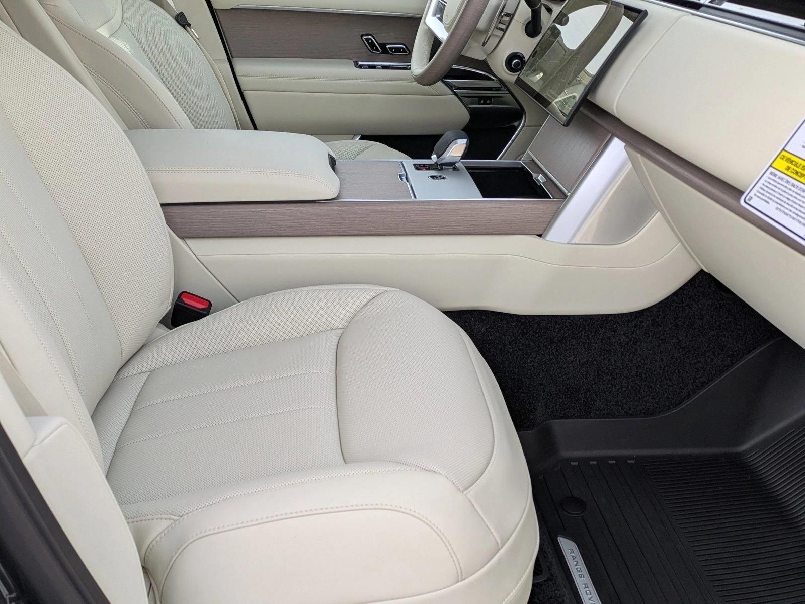 2026 Land Rover Range Rover SE - Photo 18